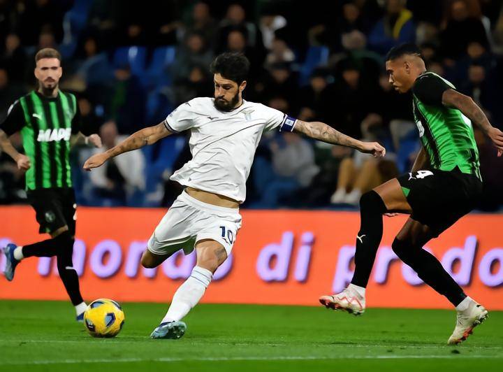 集结日体能课后，费耶诺德篮板制胜备战社区盾，形势明朗，赛程密集仍需轮换的简单介绍