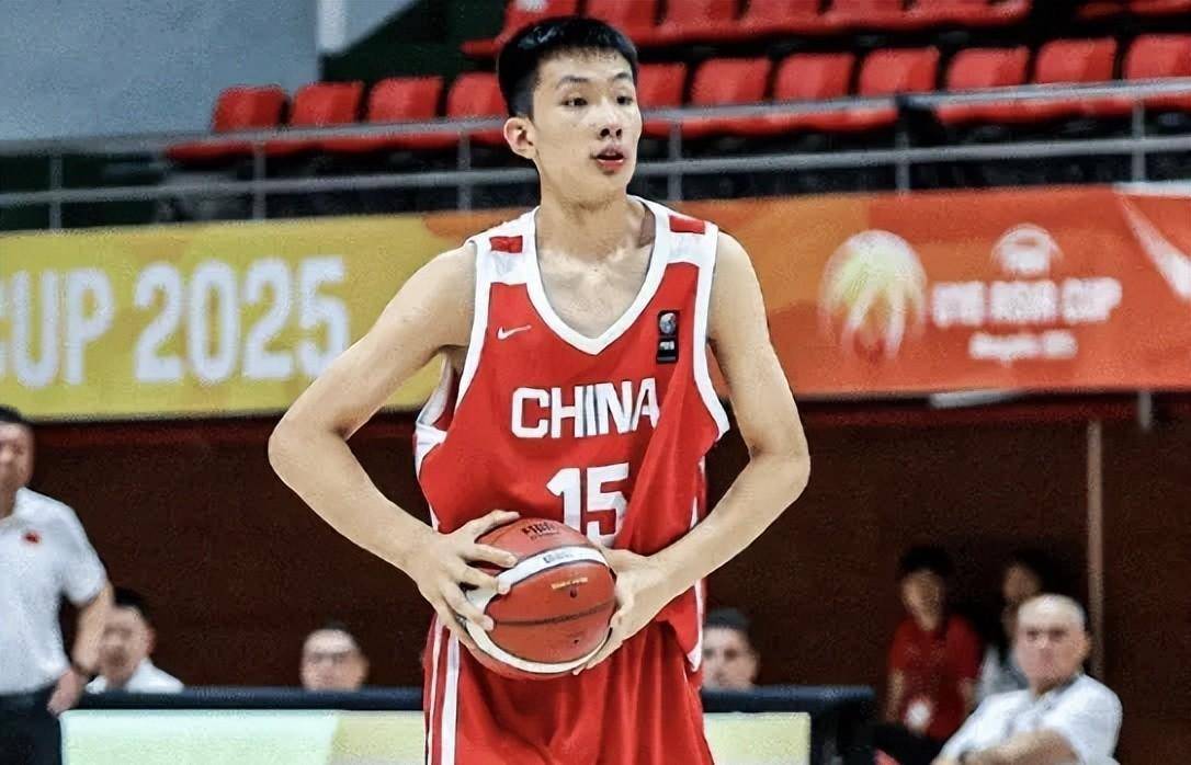 Jiuyou Game-关于今晨深圳男篮调整名单以备NBA季后赛，状态回暖环节打磨，更衣室稳定，球探报告显示潜力的信息